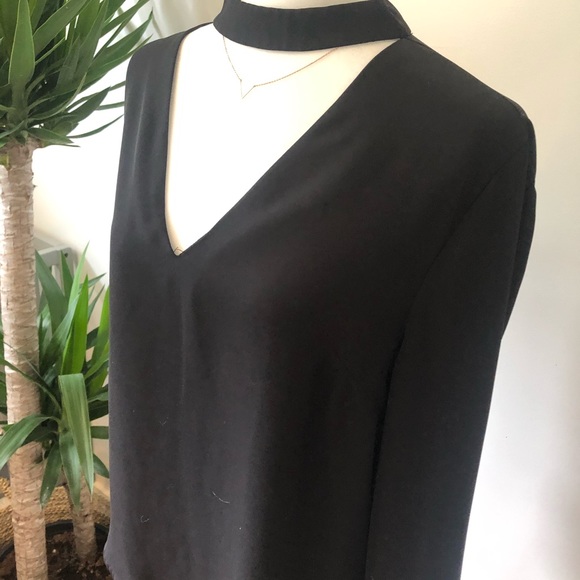 DYNAMITE BLACK COLLARED BLOUSE - Picture 2 of 5